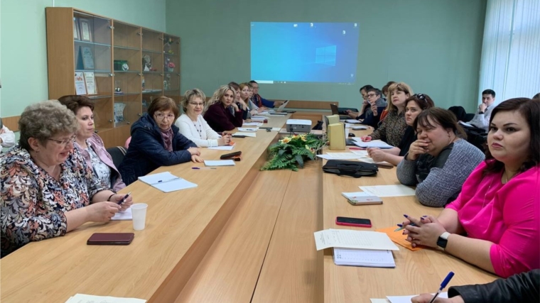 В Новочебоксарске состоялось совещание «Организационное и методическое сопровождение работы по введению обновленных ФГОС и ФООП»